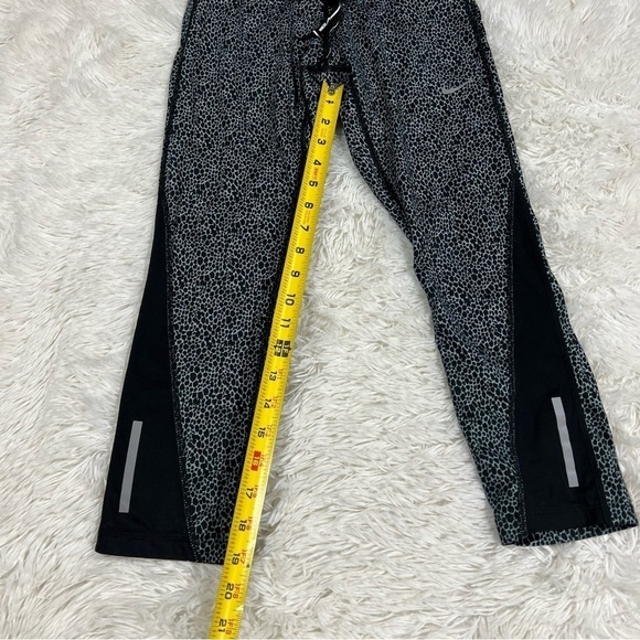Nike Women's Racer Dri-fit Leopard Print Leggings Size XS Crop Pants Cheetah - Picture 4 of 15